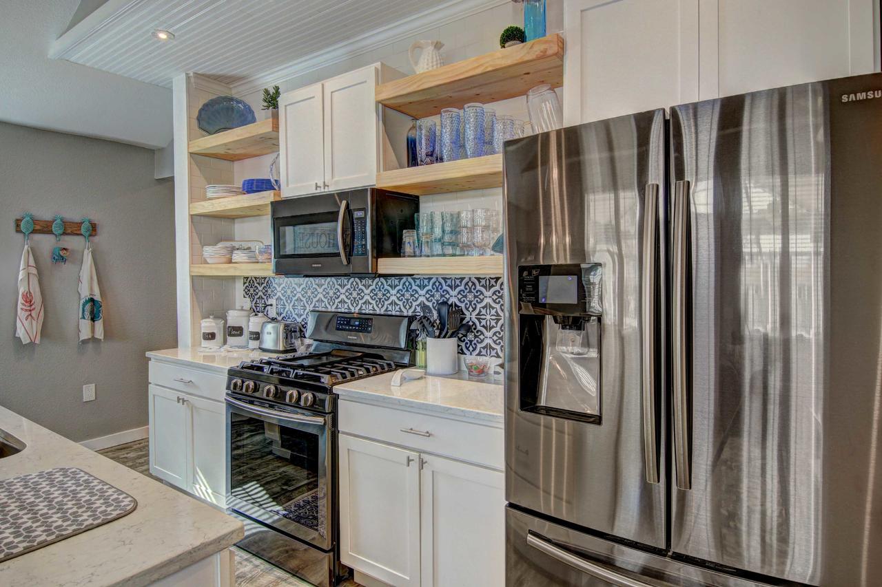 Walk To Beach From Outstanding Classic Residence - thumb 8