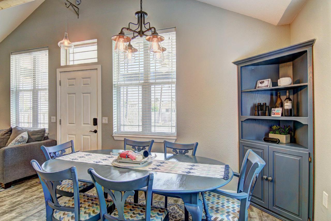 Walk To Beach From Outstanding Classic Residence - thumb 6