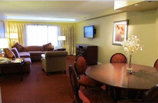 GetAways At The Jockey Club - thumb 3