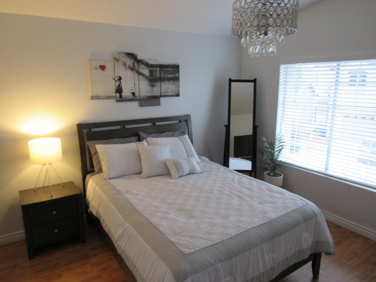 A Rock Red Travelers Dream In Summerlin, Las Vegas - thumb 4