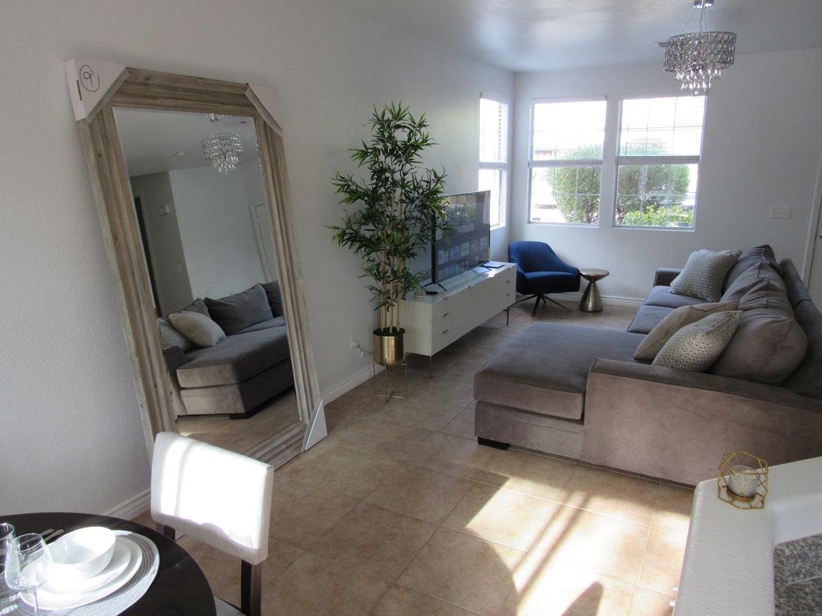 A Rock Red Travelers Dream In Summerlin, Las Vegas - thumb 1