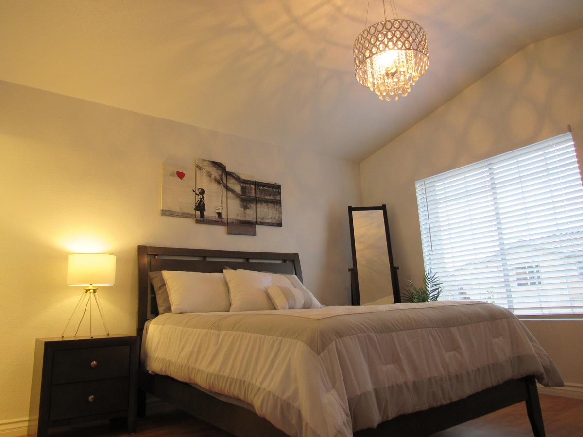 A Rock Red Travelers Dream In Summerlin, Las Vegas - thumb 6