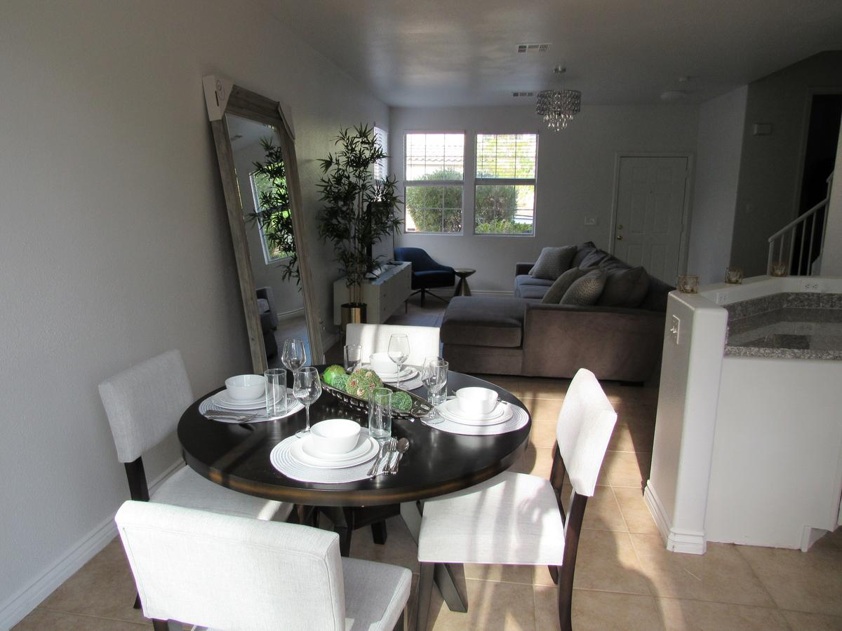 A Rock Red Travelers Dream In Summerlin, Las Vegas - thumb 2