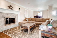 4000 sq ft entire house close to the Strip Accommodation New York