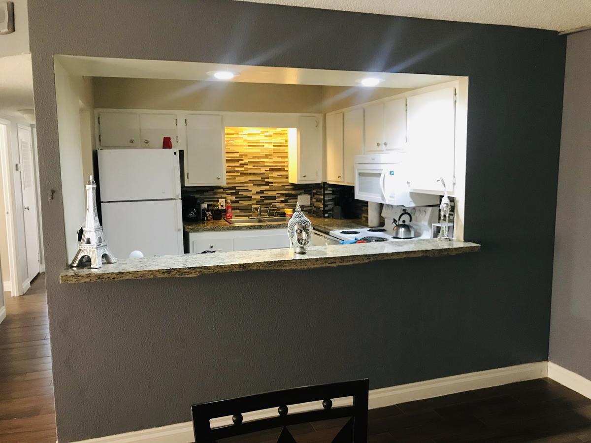 Amazing Master Suite In Shared 2/B Condo Behind Convention Center - thumb 13