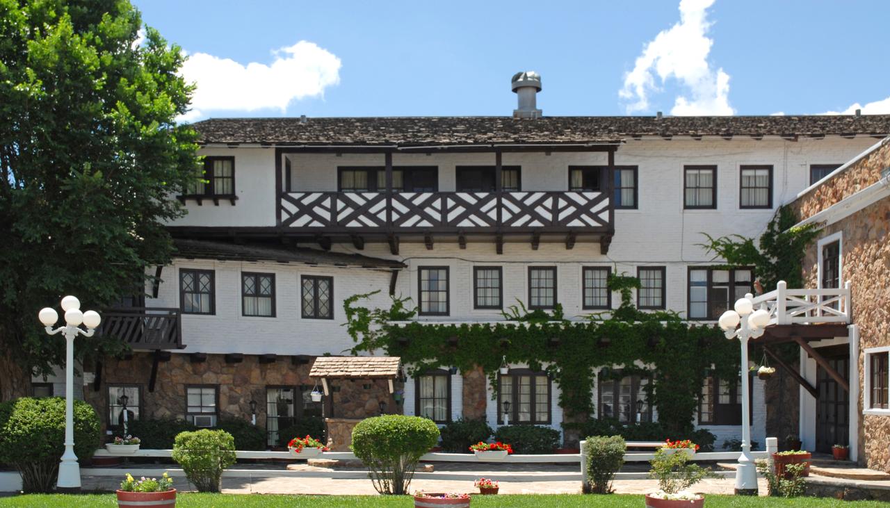 El Rancho Hotel - thumb 43