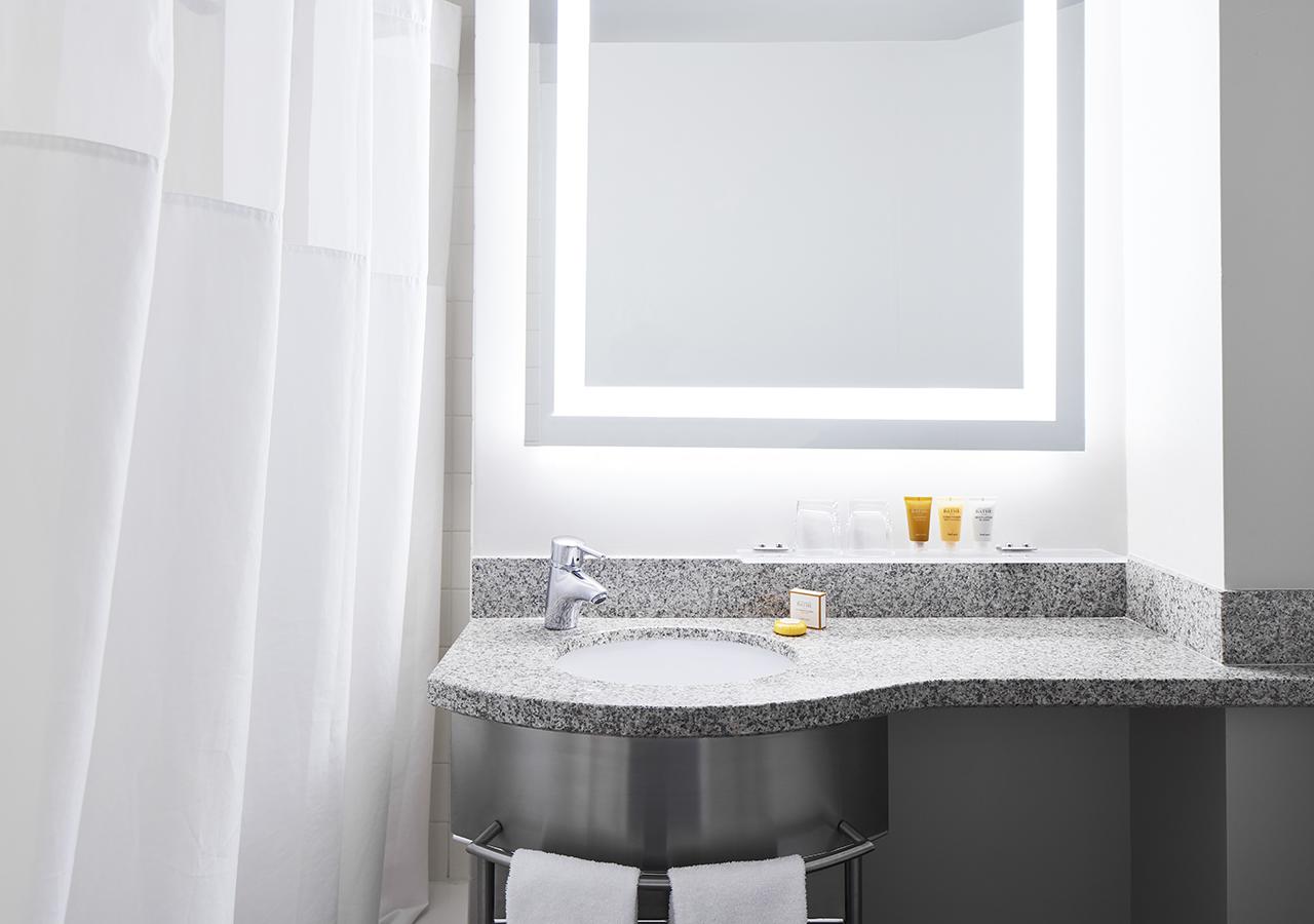 Radisson Hotel New York Wall Street - thumb 36