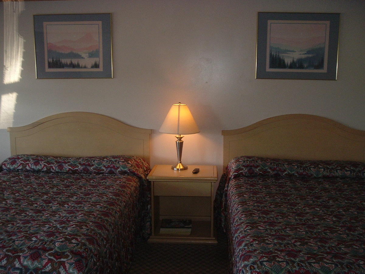 Fels Three Crown Motel - thumb 19
