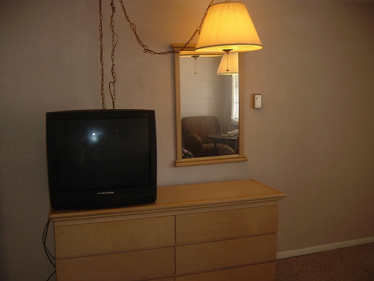 Fels Three Crown Motel - thumb 11