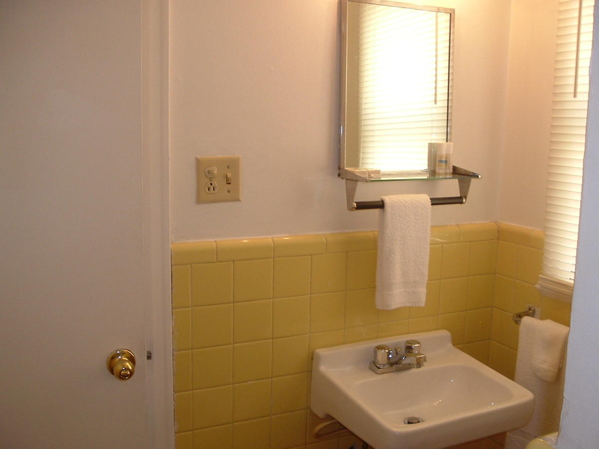 Fels Three Crown Motel - thumb 17