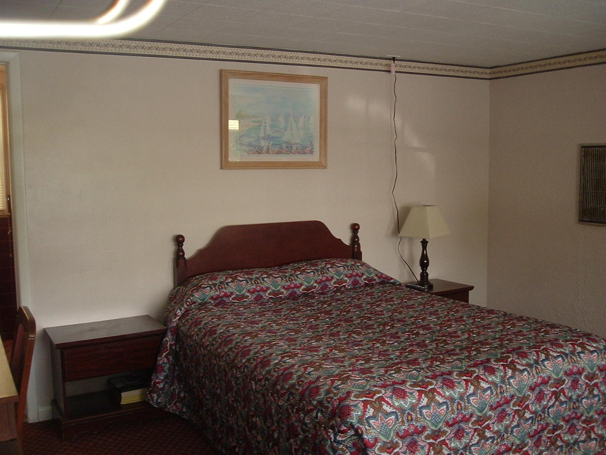 Fels Three Crown Motel - thumb 14