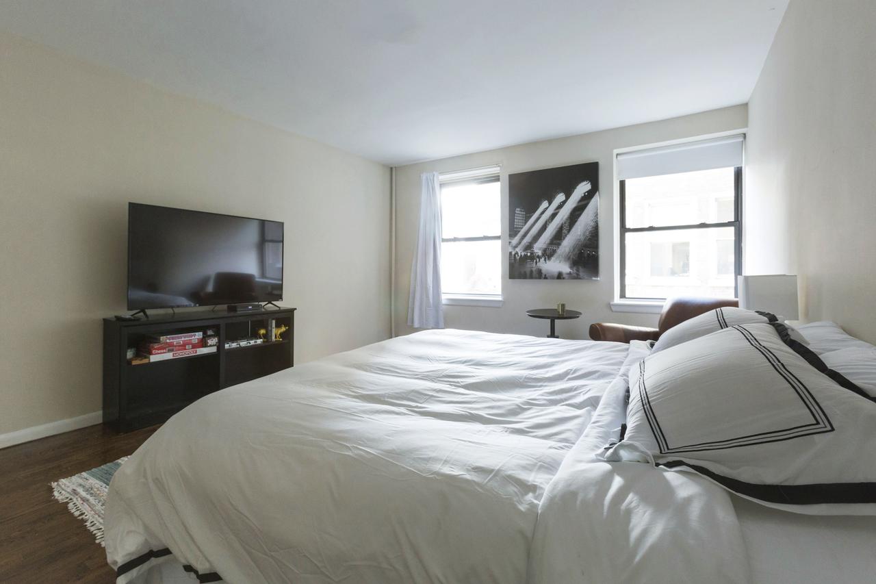 Four-Bedroom Chelsea Apartment - thumb 10