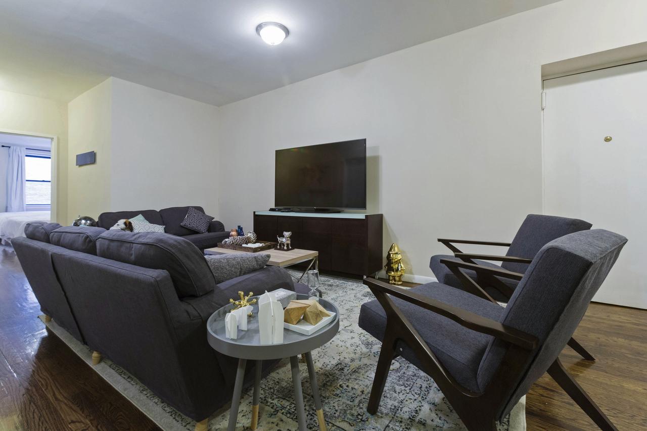 Four-Bedroom Chelsea Apartment - thumb 8