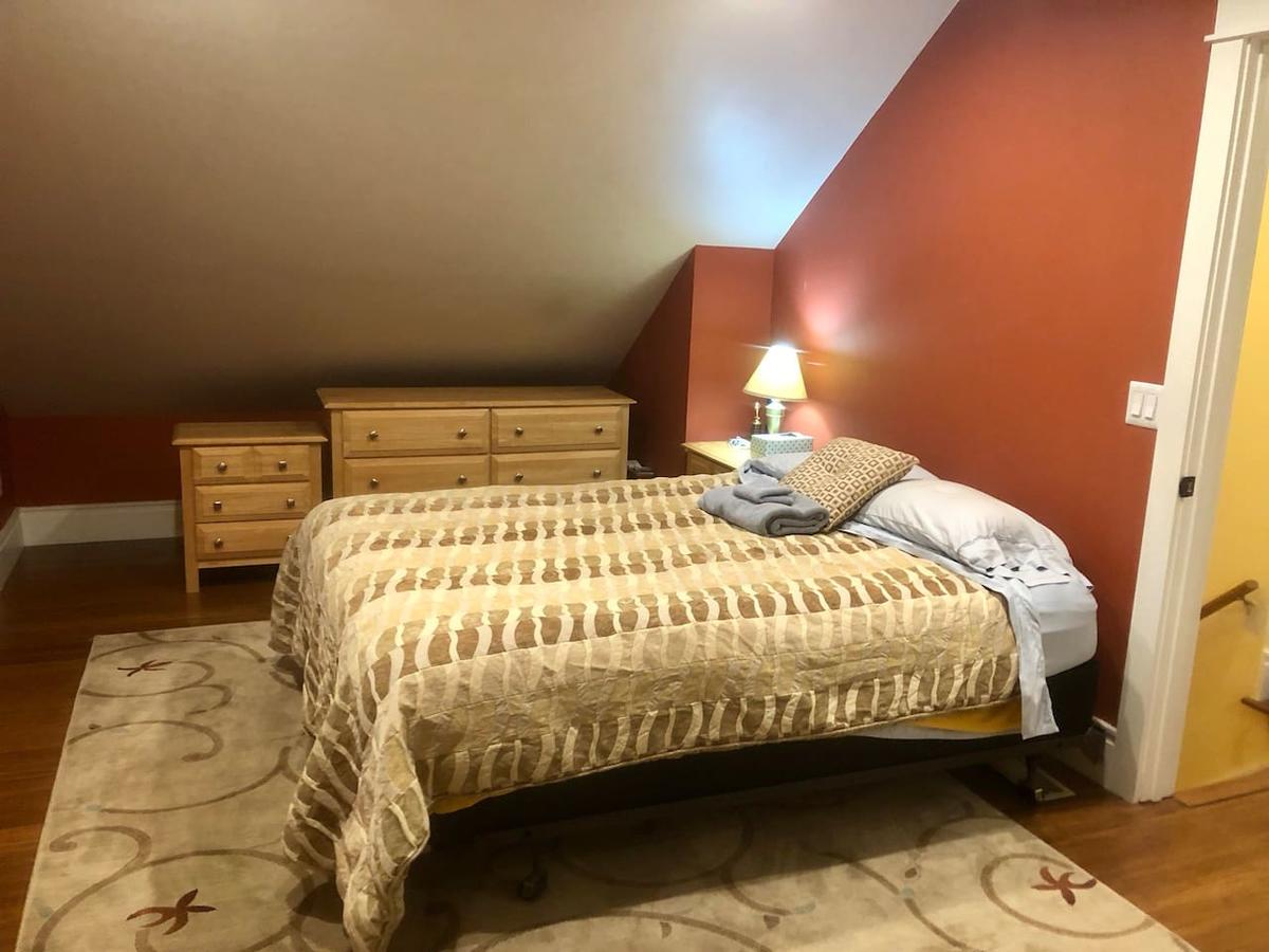 Newly Renovated 3BR Hudson Valley Home - thumb 18