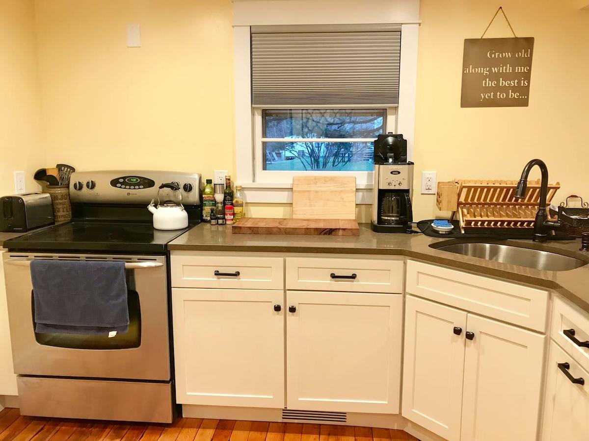 Newly Renovated 3BR Hudson Valley Home - thumb 4
