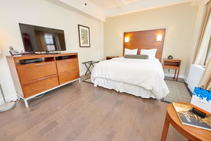 Charming 2 Bedroom In The Heart Of Midtown East