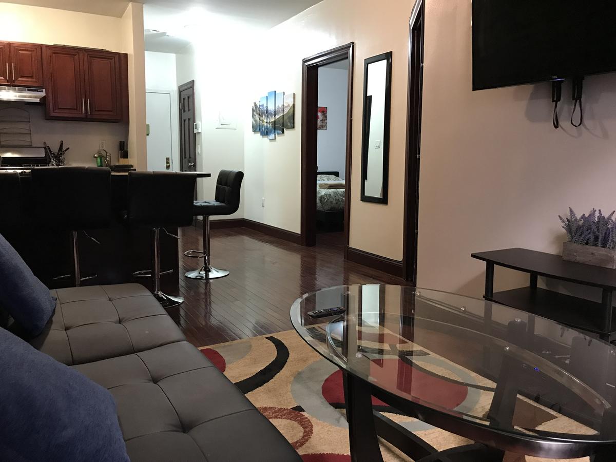 Stylish 2BR Apartment In UWS - thumb 2