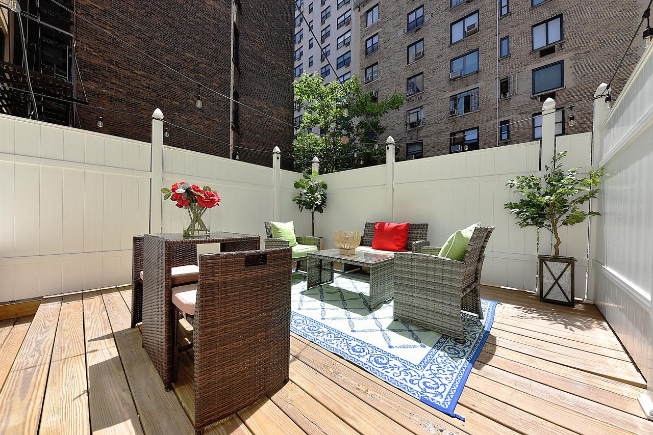 *RARE FIND* -- PRIVATE PATIO - thumb 5