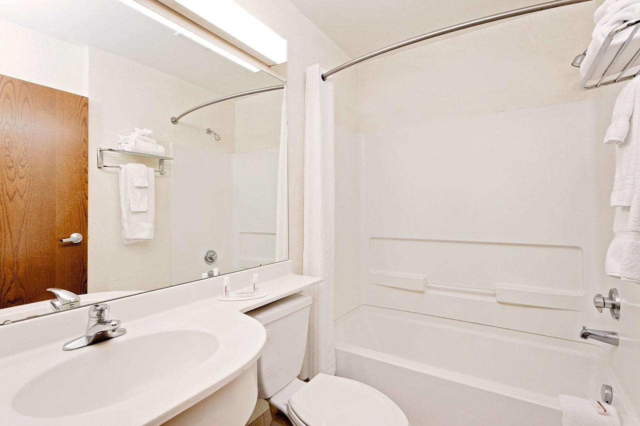 Microtel Inn & Suites By Wyndham Middletown - thumb 34