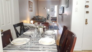 Suite East Side - Free Street Parking & Wifi