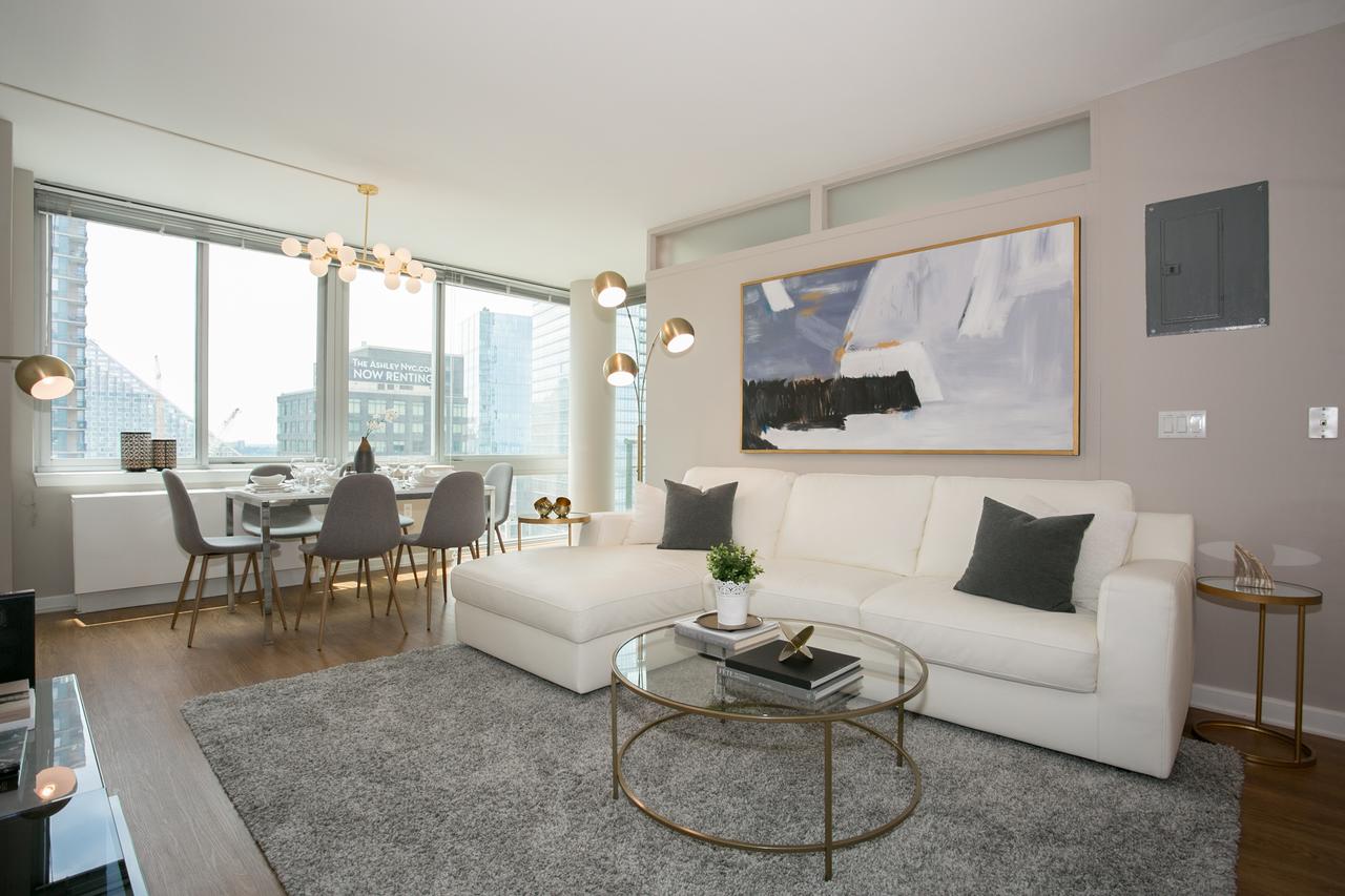 Three Bedroom Apartment With City View - Lincoln Center - thumb 1