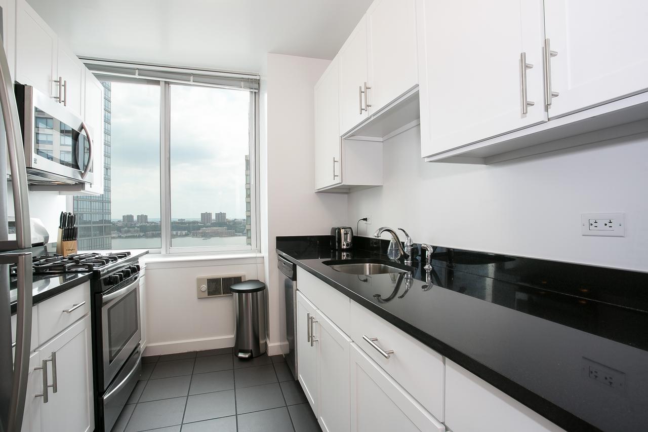 Three Bedroom Apartment With City View - Lincoln Center - thumb 14