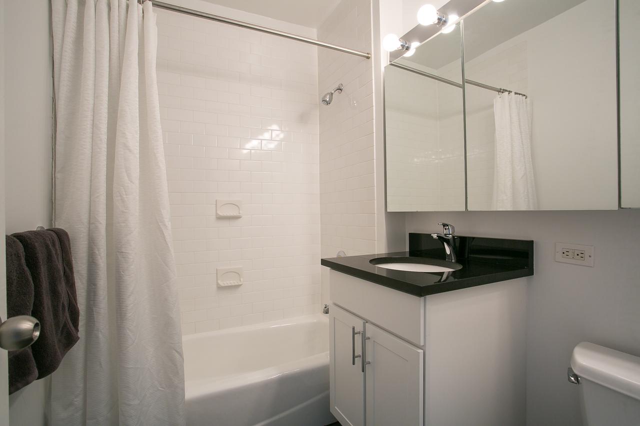 Three Bedroom Apartment With City View - Lincoln Center - thumb 23