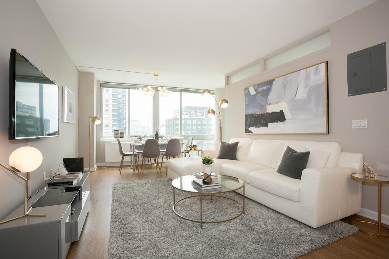 Three Bedroom Apartment With City View - Lincoln Center - thumb 0