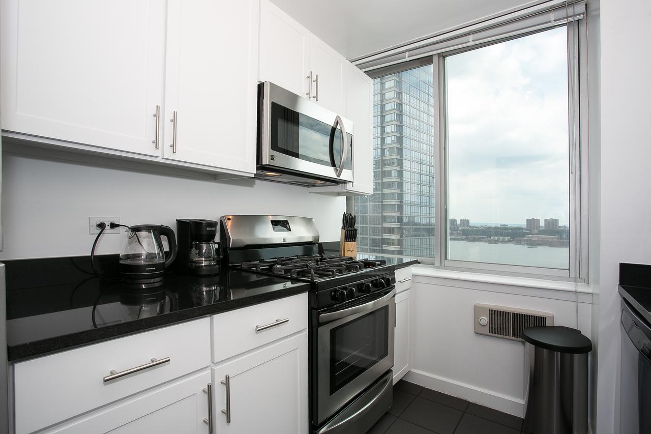 Three Bedroom Apartment With City View - Lincoln Center - thumb 15