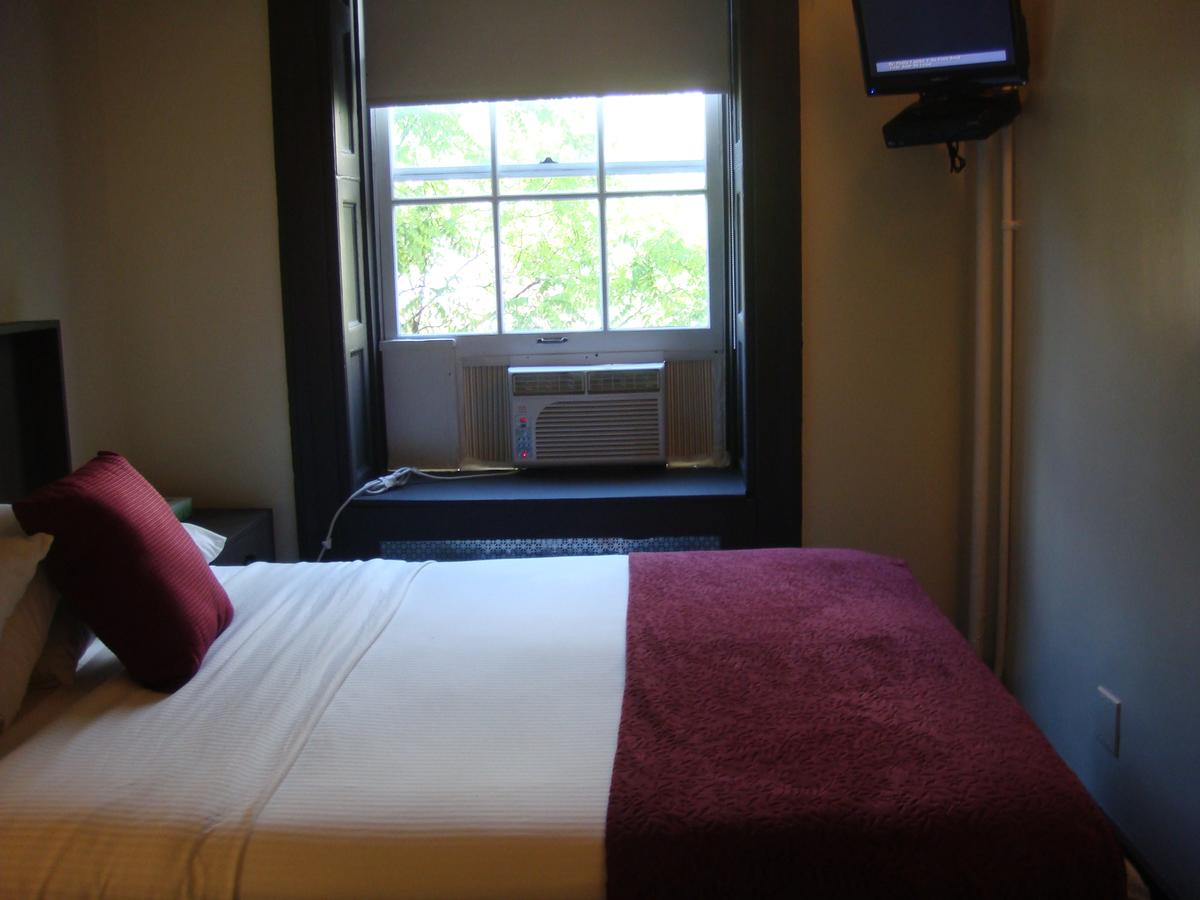 Colonial House Inn - thumb 17