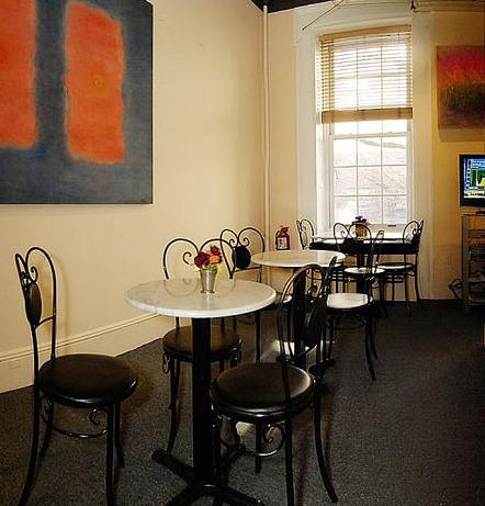 Colonial House Inn - thumb 9