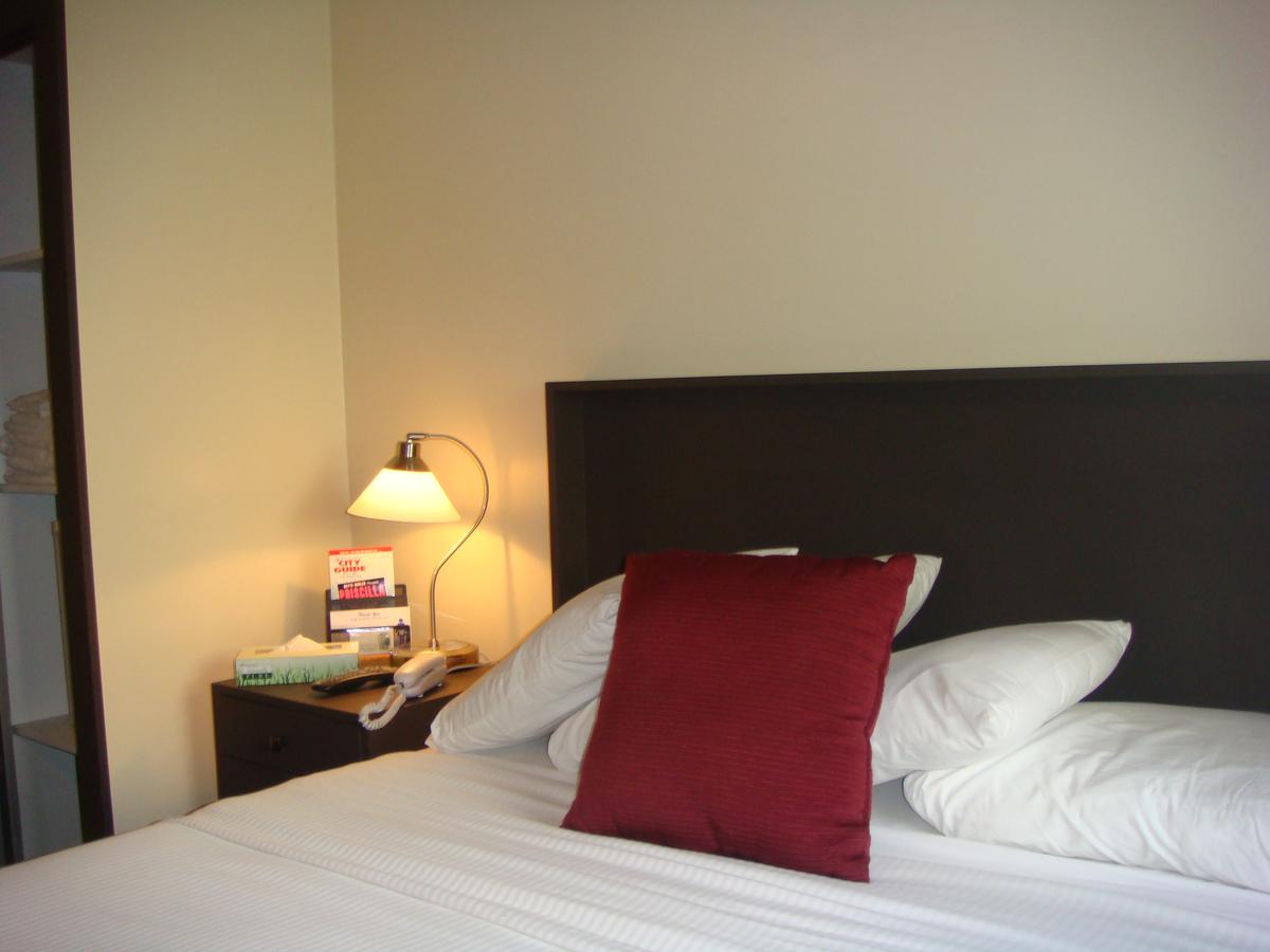 Colonial House Inn - thumb 13