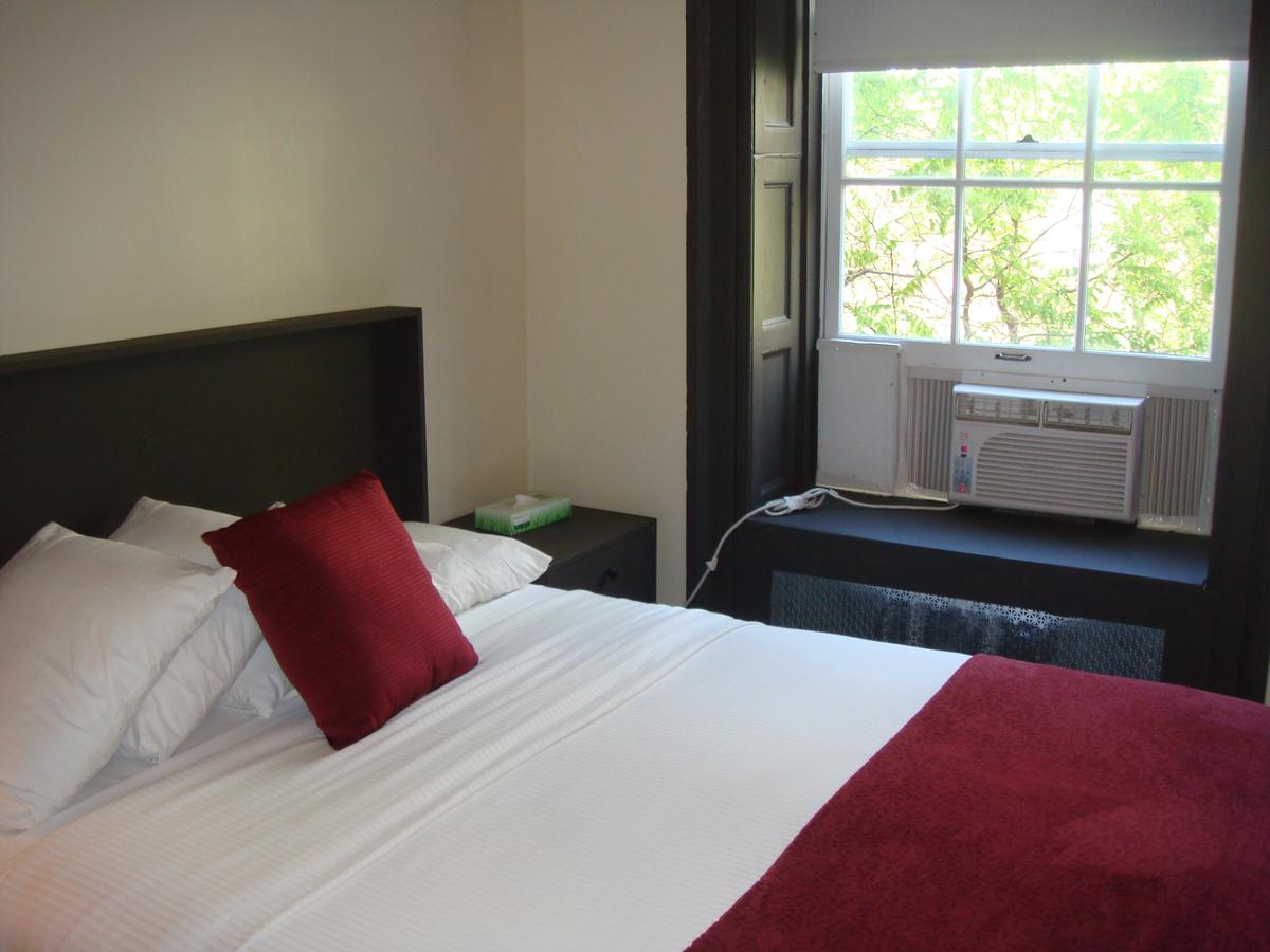 Colonial House Inn - thumb 11