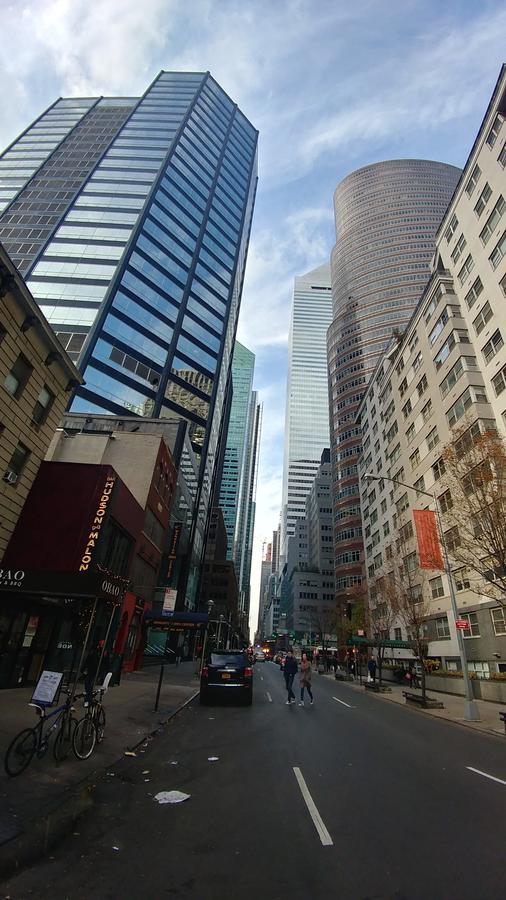 Midtown East Spacious Apartment - thumb 0