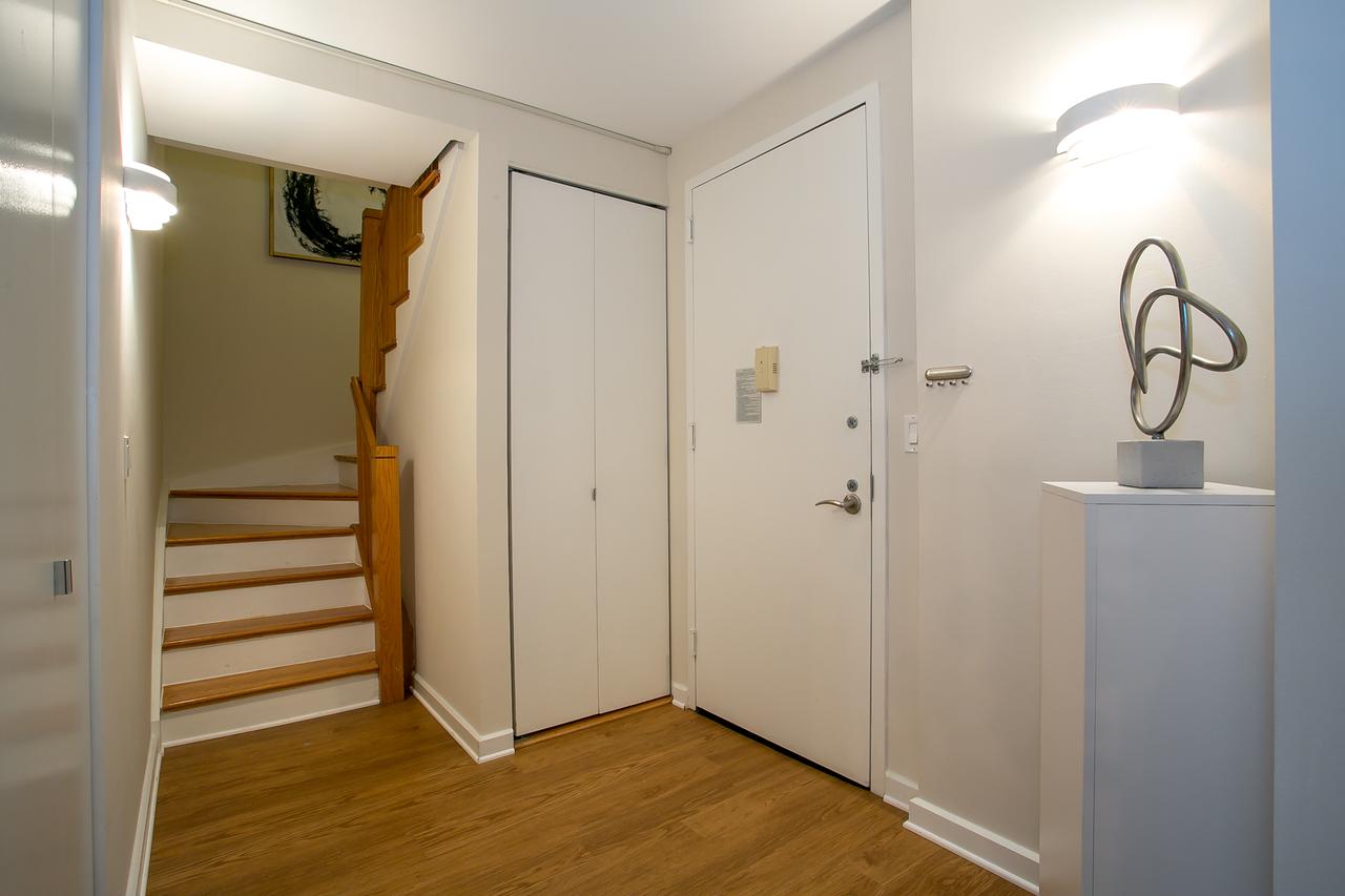Spectacular Duplex 4 Bedroom 3 Bath Lincoln Center - thumb 31