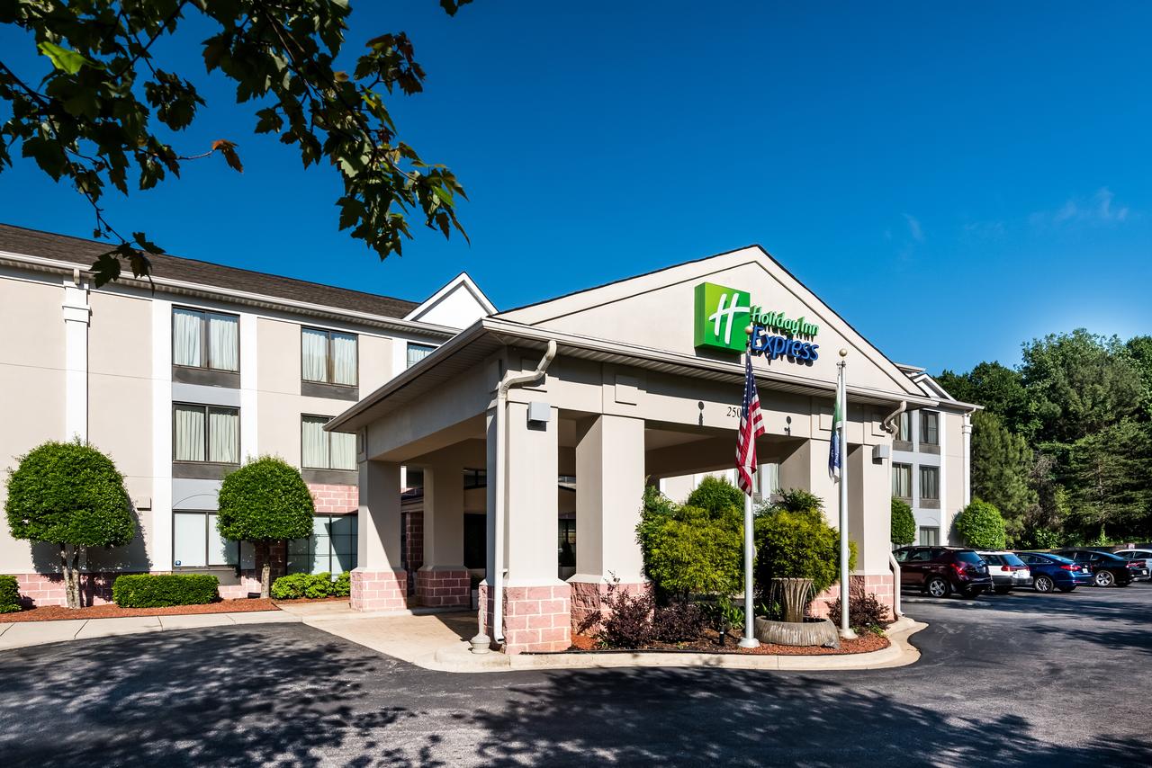 Holiday Inn Express Hotel & Suites Charlotte Airport-Belmont - thumb 0