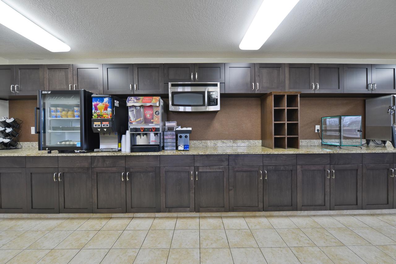 Americas Best Value Inn And Suites Bismarck - thumb 26