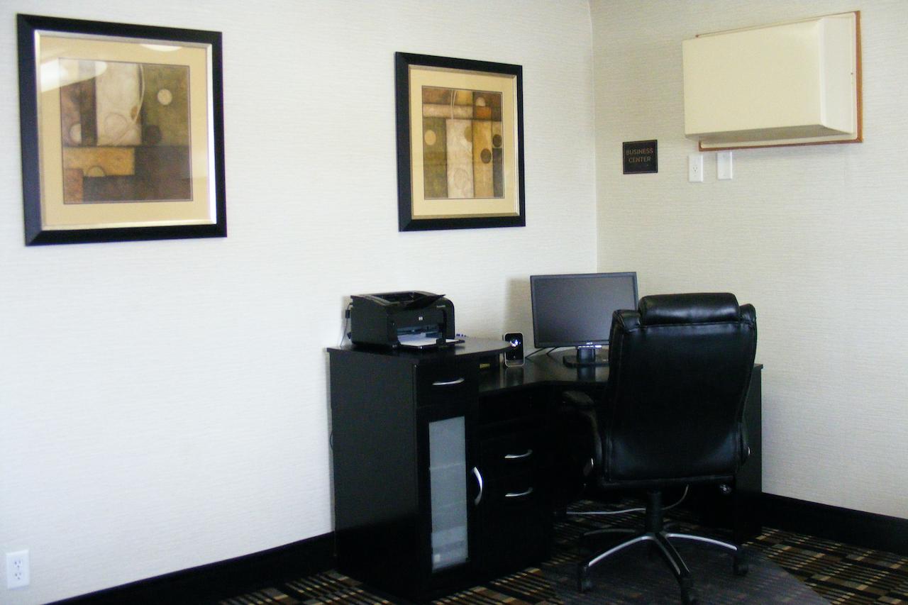 Americas Best Value Inn And Suites Bismarck - thumb 24