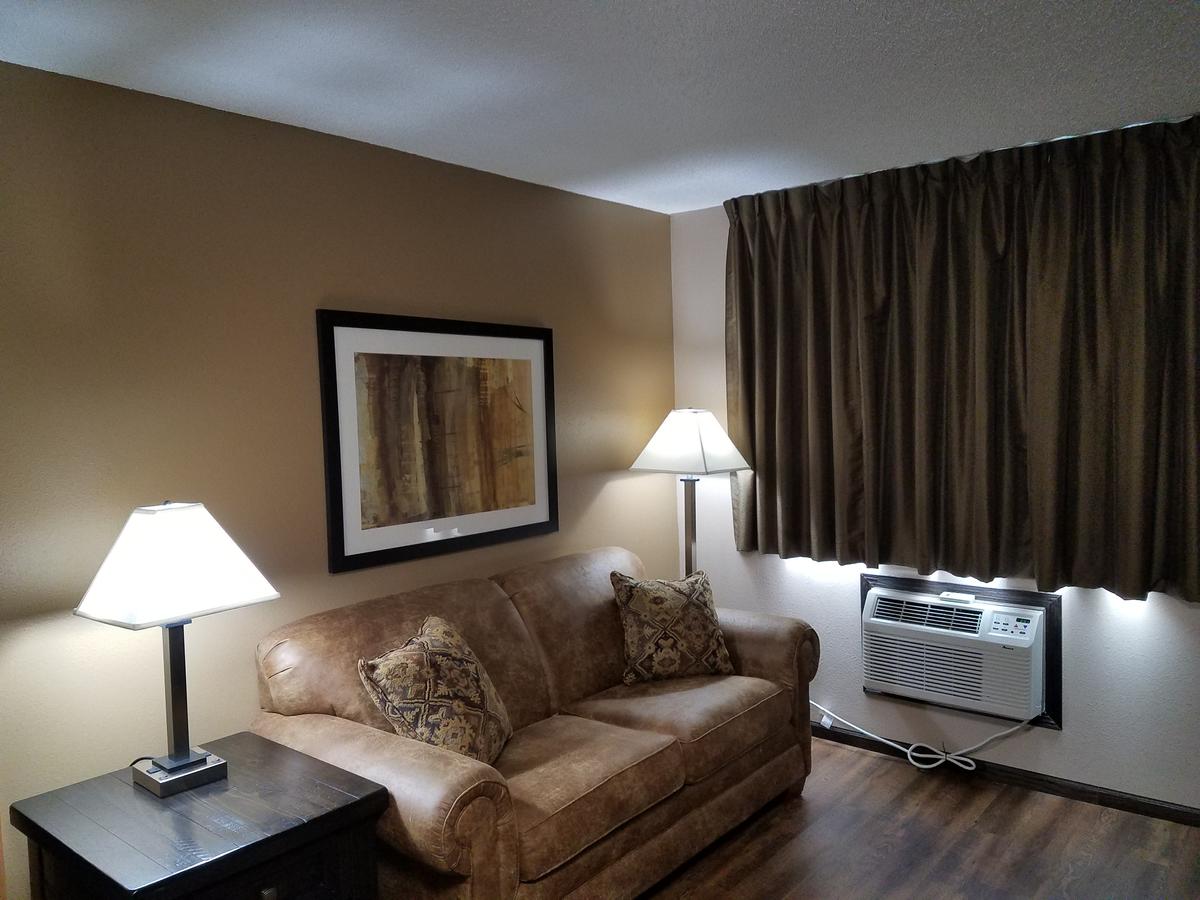 Americas Best Value Inn And Suites Bismarck - thumb 4
