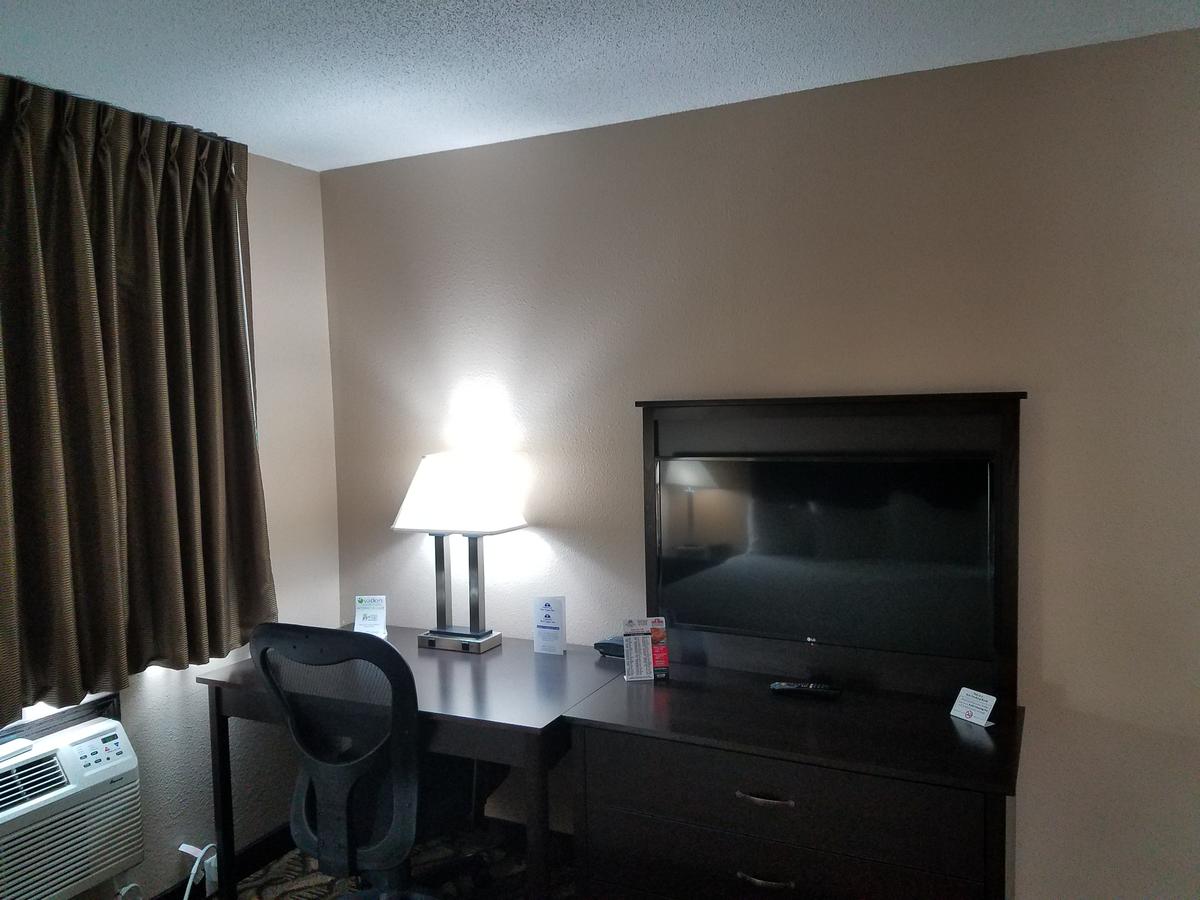 Americas Best Value Inn And Suites Bismarck - thumb 1
