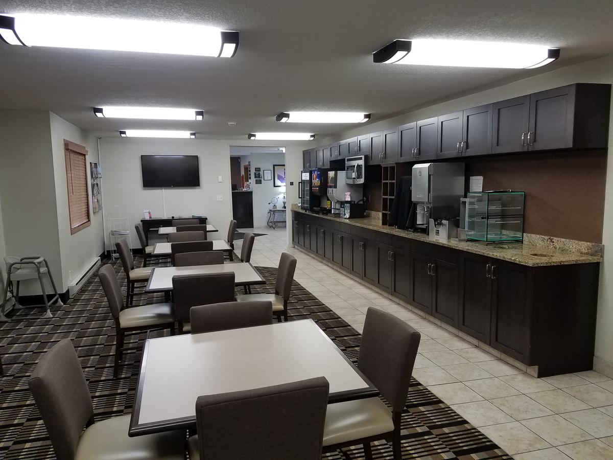 Americas Best Value Inn And Suites Bismarck - thumb 7