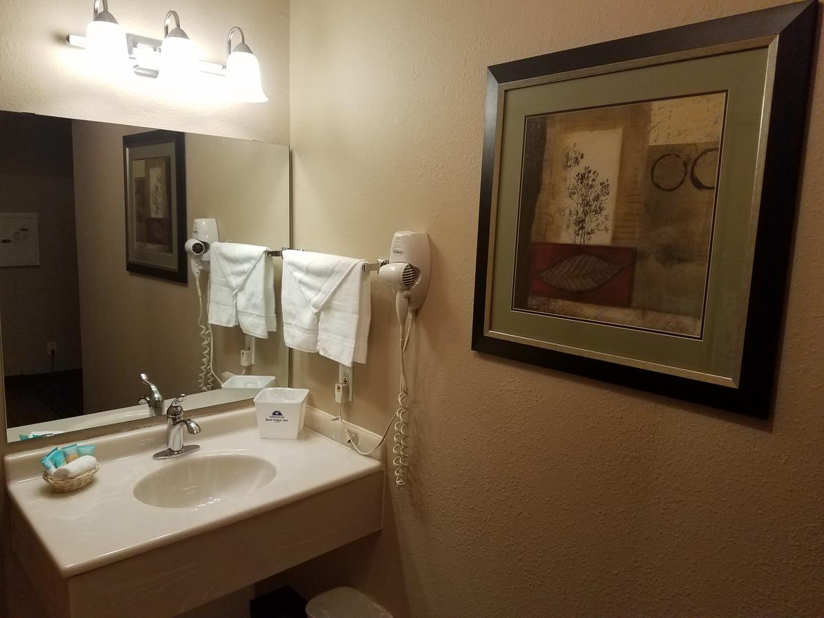 Americas Best Value Inn And Suites Bismarck - thumb 17