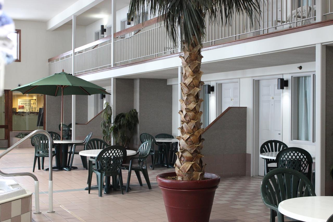 Rodeway Inn Grand Forks - thumb 1