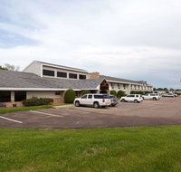 AmericInn by Wyndham Dickinson - Accommodation New York