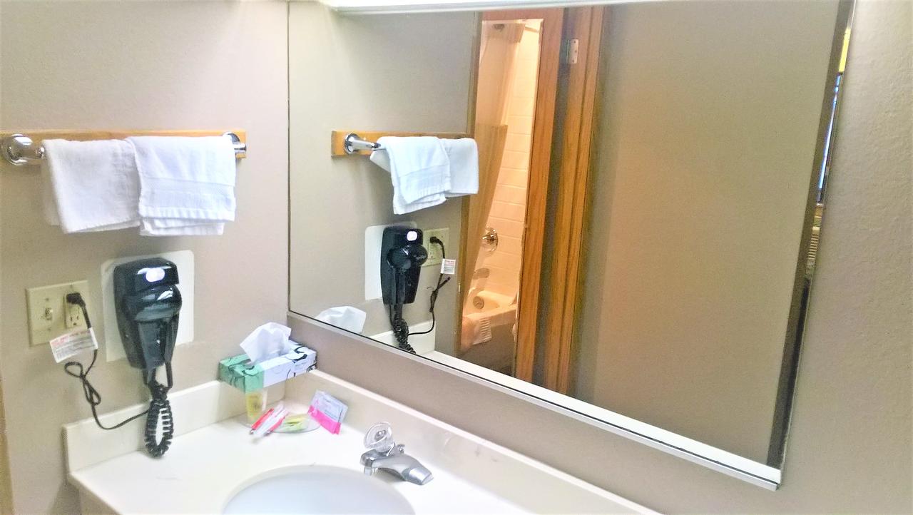 Pepper Tree Inn - thumb 20