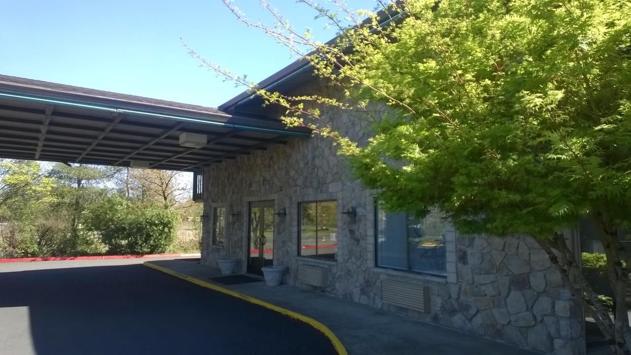 Pepper Tree Inn - thumb 40