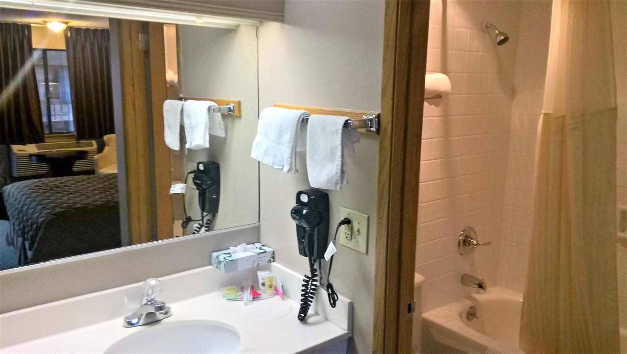 Pepper Tree Inn - thumb 26