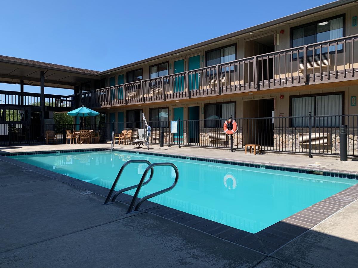 Pepper Tree Inn - thumb 9