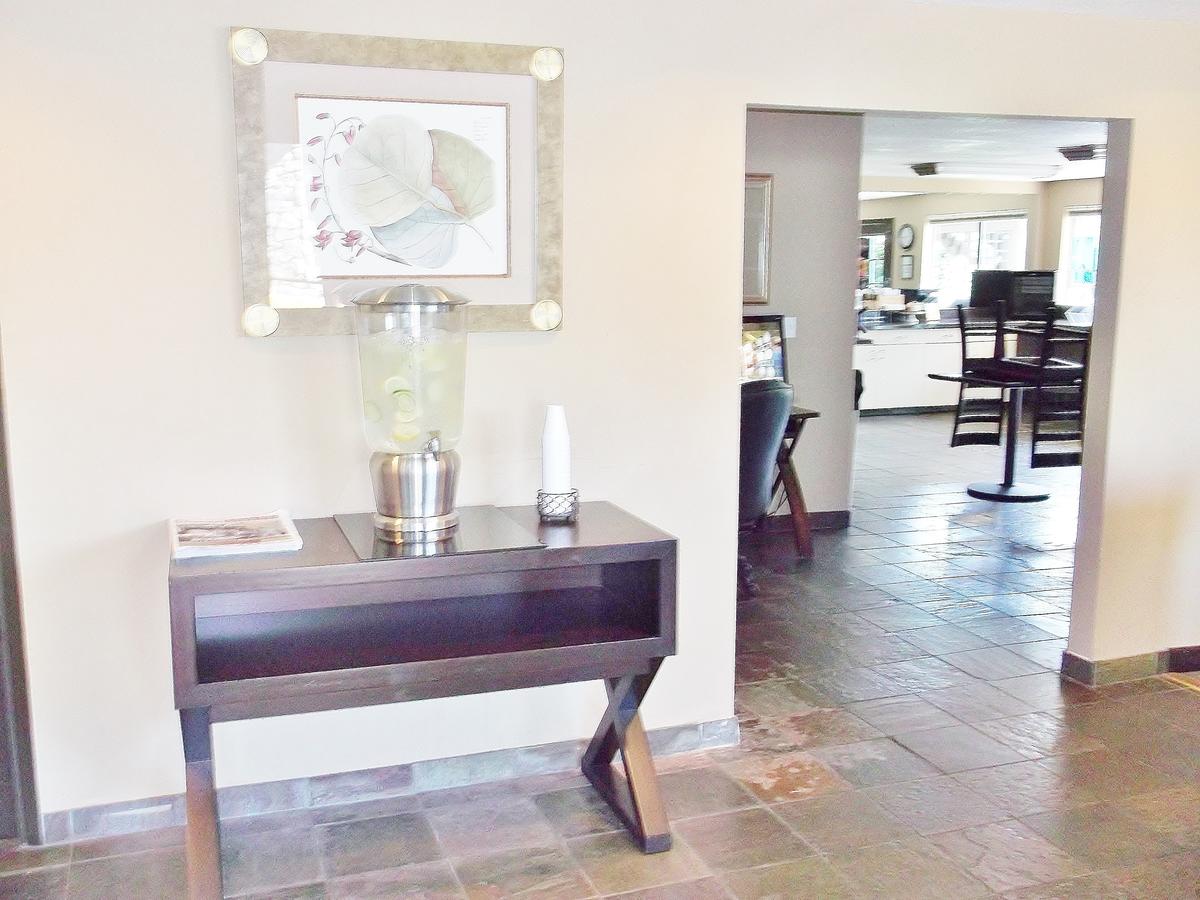 Pepper Tree Inn - thumb 36