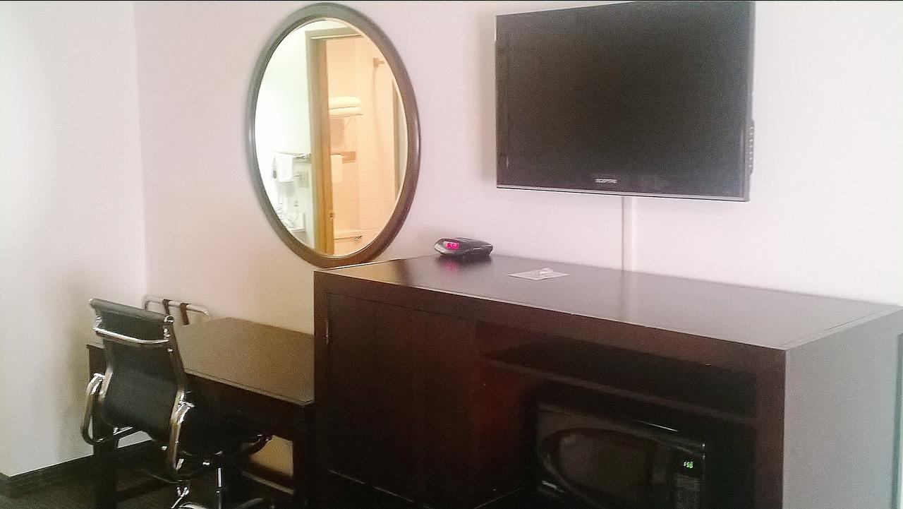 Pepper Tree Inn - thumb 38